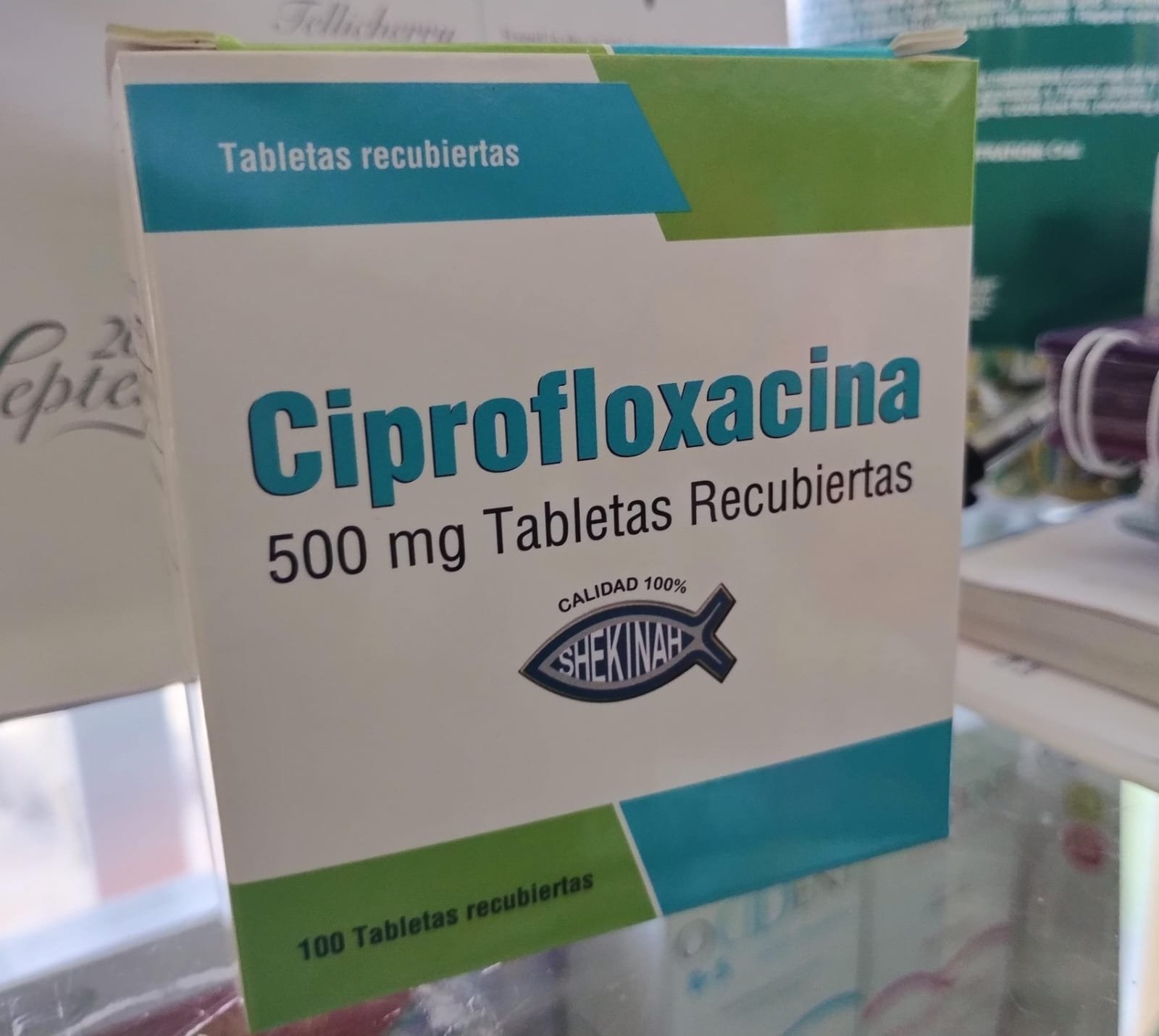 What is Ciprofloxacin 500 mg Balaxi? Ciprofloxacin 500 mg Balaxi is an effective antibiotic used to treat various bacterial infections. This medicine belongs to the group of fluoroquinolones and works by stopping the growth of bacteria. It is recommended for use in urinary tract infections, respiratory infections, and other infections that can be serious if not treated in time. Indications for use Ciprofloxacin is indicated for the treatment of infections such as prostatitis, gastrointestinal infections and some skin infections. It is essential to follow the doctor's instructions to ensure a quick and effective recovery. Precautions and side effects Before starting treatment with ciprofloxacin 500 mg Balaxi, tell your doctor about any pre-existing medical conditions. Some side effects may include nausea and dizziness. If you experience serious adverse reactions, seek medical attention immediately.